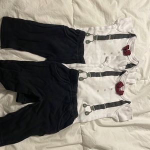 Cute bow tie white onesies with matching black pants, selling set for twins.